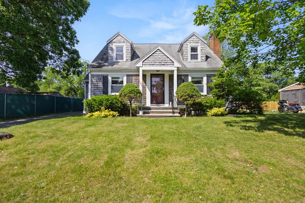 131 Magoun Ave, Brockton, Massachusetts, 4 Bedrooms Bedrooms, 6 Rooms Rooms,1.5 BathroomsBathrooms,Residential,For Sale,Magoun Ave,73386464