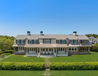 150 East Chop Dr, Oak Bluffs, Massachusetts, 8 Bedrooms Bedrooms, 16 Rooms Rooms,8 BathroomsBathrooms,Residential,For Sale,East Chop Dr,73386607
