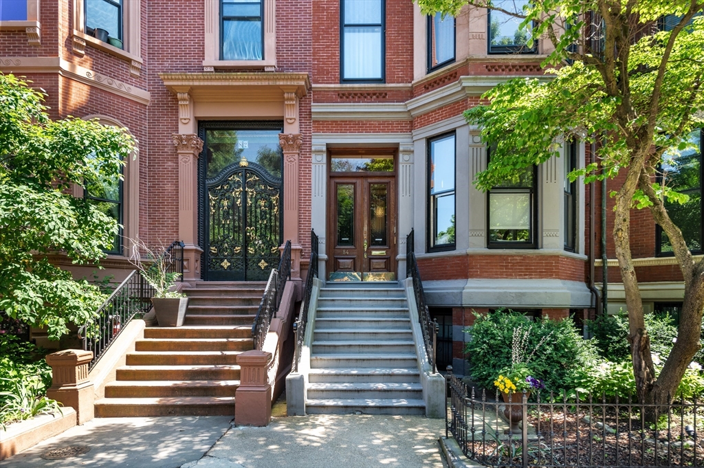 84 Commonwealth Ave, Boston, Massachusetts, 2 Bedrooms Bedrooms, 4 Rooms Rooms,2 BathroomsBathrooms,Residential,For Sale,Commonwealth Ave,73386628