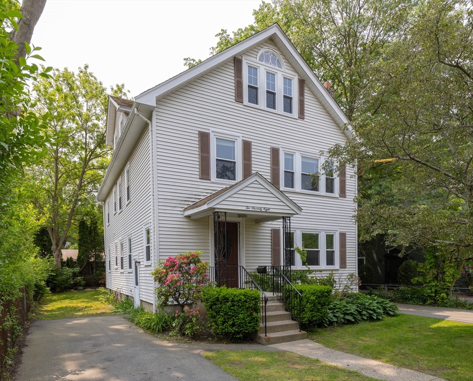278 Cabot Street, Newton, Massachusetts, 5 Bedrooms Bedrooms, 14 Rooms Rooms,3 BathroomsBathrooms,Residential Income,For Sale,Cabot Street,73386620