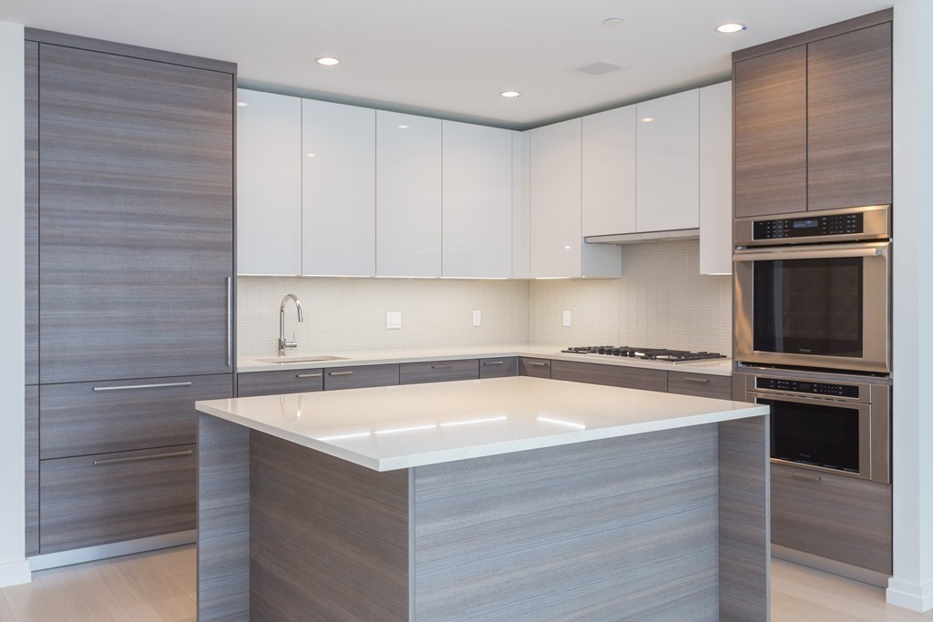 1 Franklin St, Boston, Massachusetts, 2 Bedrooms Bedrooms, 4 Rooms Rooms,2.5 BathroomsBathrooms,Residential Lease,For Rent,Franklin St,73386650