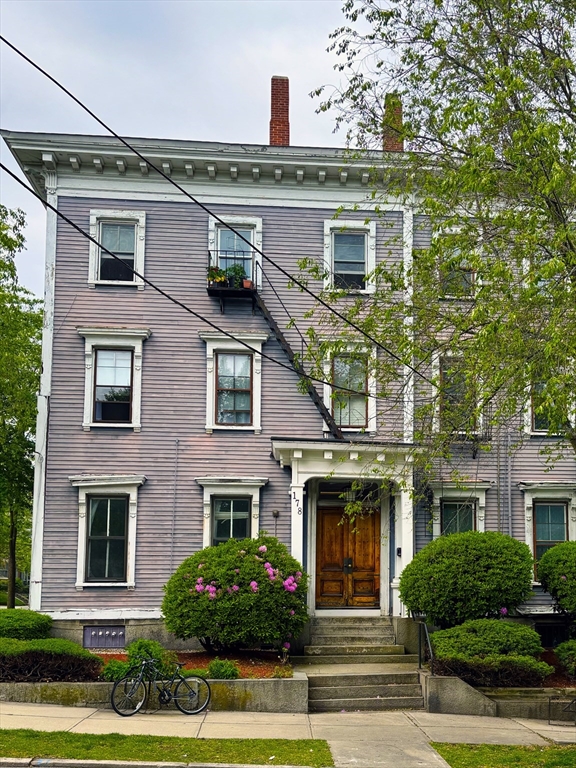 178-184 Bowen Street, Providence, Rhode Island, ,Commercial Sale,For Sale,Bowen Street,73386666