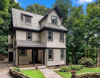 136 Academy Hill Rd, Boston, Massachusetts, 2 Bedrooms Bedrooms, 3 Rooms Rooms,1 BathroomBathrooms,Residential Lease,For Rent,Academy Hill Rd,73386672