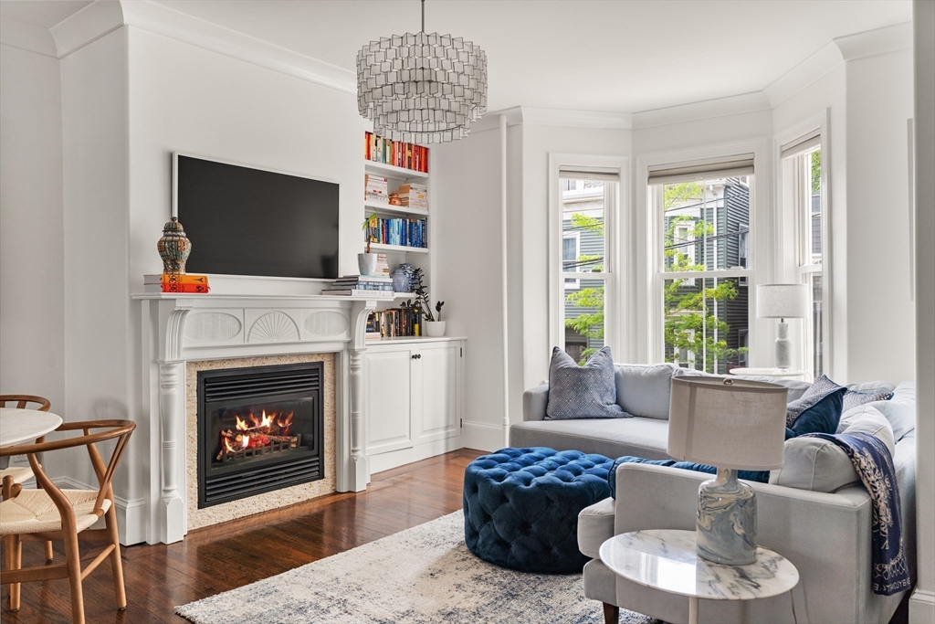 17 Atlantic St, Boston, Massachusetts, 3 Bedrooms Bedrooms, 8 Rooms Rooms,3 BathroomsBathrooms,Residential,For Sale,Atlantic St,73386532