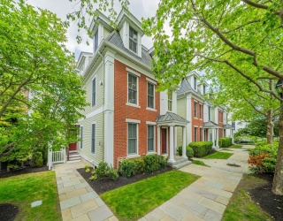 745-A Massachusetts Ave, Arlington, Massachusetts, 3 Bedrooms Bedrooms, 6 Rooms Rooms,2.5 BathroomsBathrooms,Residential,For Sale,Massachusetts Ave,73386451
