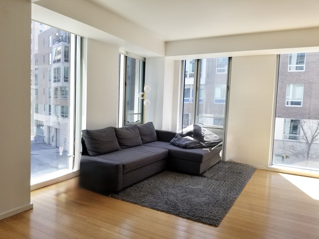 2 Earhart, Cambridge, Massachusetts, 2 Bedrooms Bedrooms, 5 Rooms Rooms,1 BathroomBathrooms,Residential Lease,For Rent,Earhart,73386763