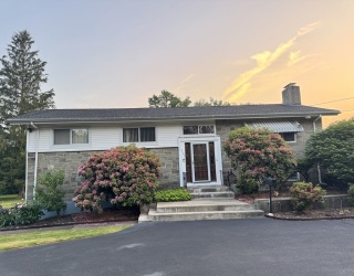 127 Sumner St, Milton, Massachusetts, 3 Bedrooms Bedrooms, 6 Rooms Rooms,2.5 BathroomsBathrooms,Residential,For Sale,Sumner St,73386777