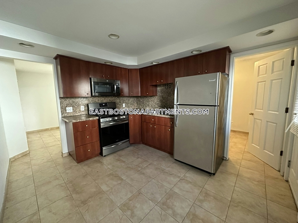 16.5 Bremen Street, Boston, Massachusetts, 1 Bedroom Bedrooms, 4 Rooms Rooms,1 BathroomBathrooms,Residential Lease,For Rent,Bremen Street,73386786