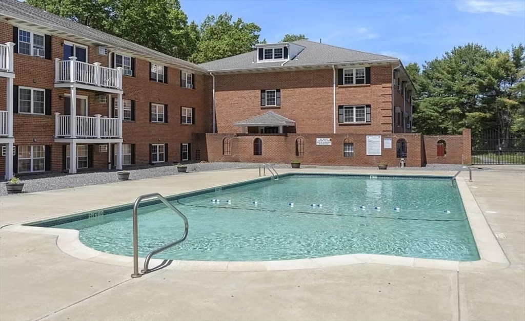 37 Leonard Road, Boxborough, Massachusetts, 2 Bedrooms Bedrooms, 5 Rooms Rooms,1 BathroomBathrooms,Residential Lease,For Rent,Leonard Road,73386709
