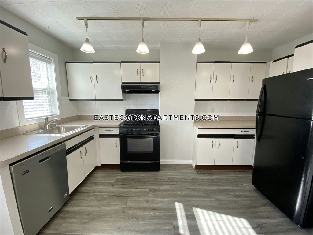 195 Maverick Street, Boston, Massachusetts, 3 Bedrooms Bedrooms, 5 Rooms Rooms,2 BathroomsBathrooms,Residential Lease,For Rent,Maverick Street,73386788