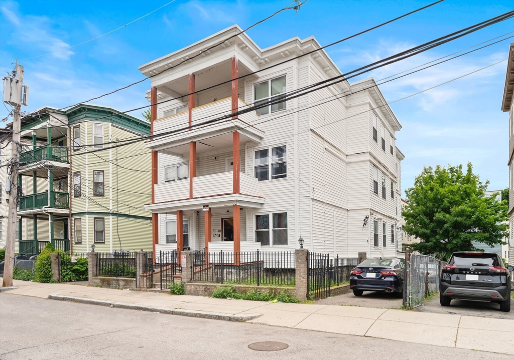 5 Sutton St, Boston, Massachusetts, 9 Bedrooms Bedrooms, 15 Rooms Rooms,3 BathroomsBathrooms,Residential Income,For Sale,Sutton St,73386460
