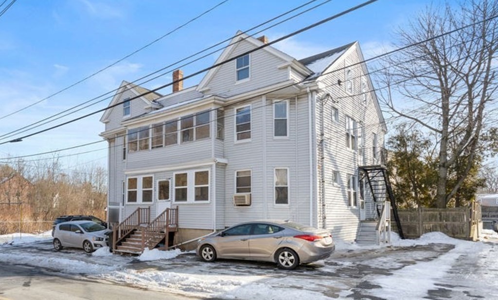 78 Endicott St, Peabody, Massachusetts, 8 Bedrooms Bedrooms, 16 Rooms Rooms,4 BathroomsBathrooms,Residential Income,For Sale,Endicott St,73386721