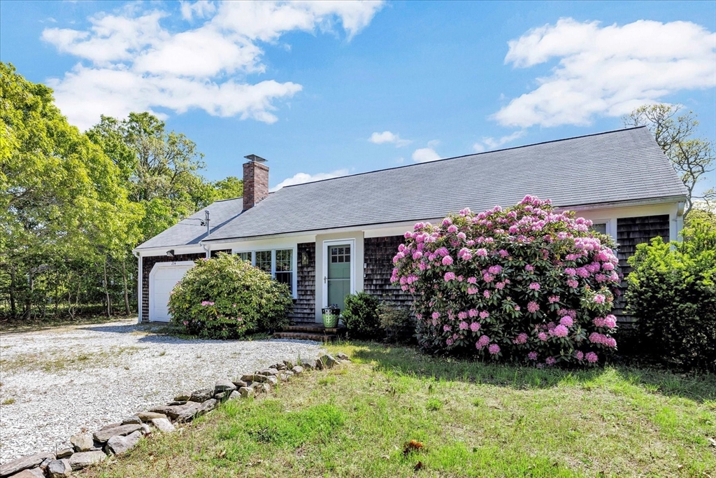 274 Morton Rd, Chatham, Massachusetts, 2 Bedrooms Bedrooms, 6 Rooms Rooms,2 BathroomsBathrooms,Residential,For Sale,Morton Rd,73386420
