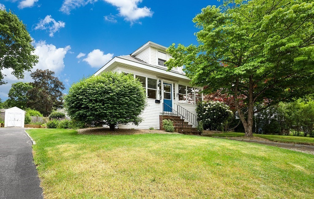 260 Pleasant St, Walpole, Massachusetts, 3 Bedrooms Bedrooms, 6 Rooms Rooms,1 BathroomBathrooms,Residential,For Sale,Pleasant St,73386775