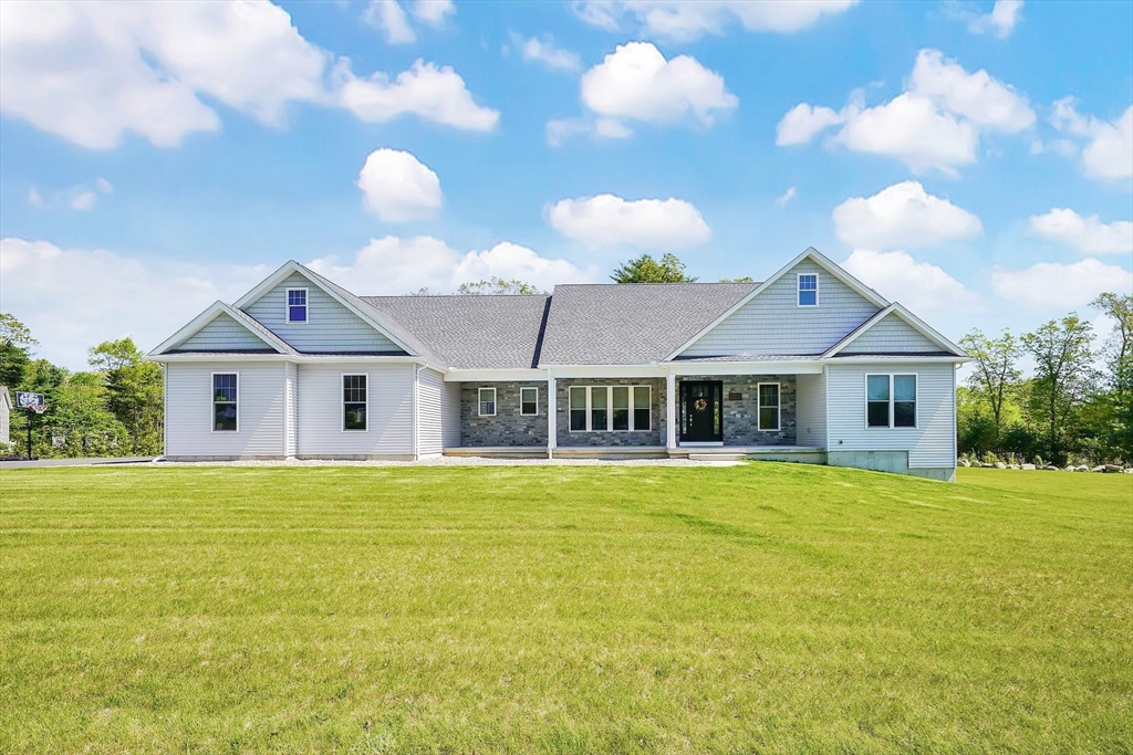 2 Turning Leaf Rd, Ludlow, Massachusetts, 4 Bedrooms Bedrooms, 7 Rooms Rooms,2.5 BathroomsBathrooms,Residential,For Sale,Turning Leaf Rd,73379955