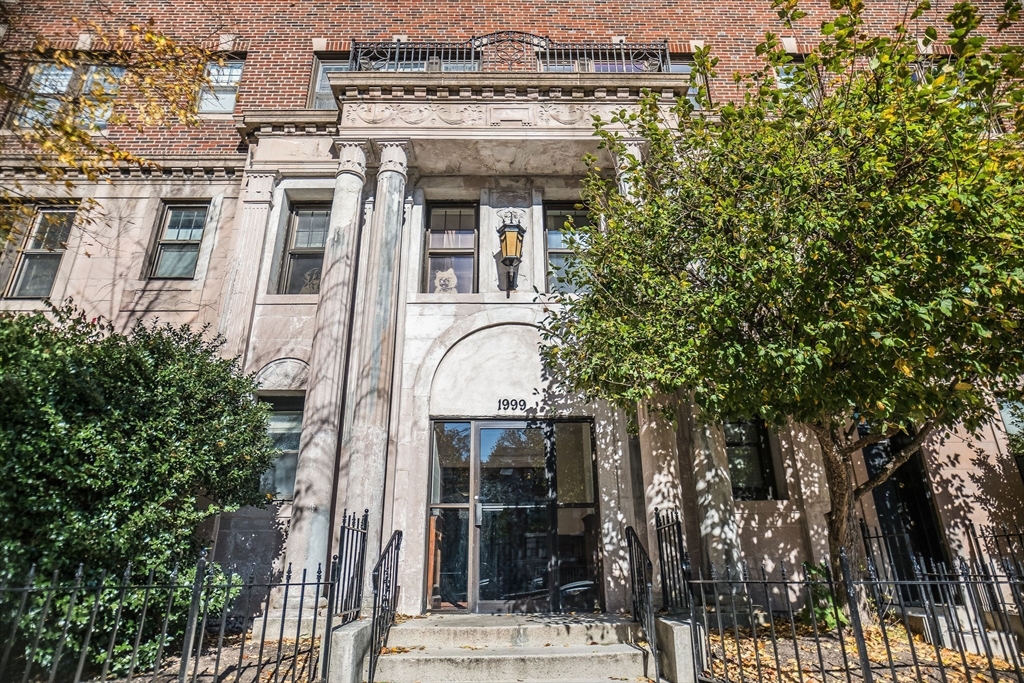 1999 Commonwealth Ave, Boston, Massachusetts, 1 Bedroom Bedrooms, 3 Rooms Rooms,1 BathroomBathrooms,Residential Lease,For Rent,Commonwealth Ave,73386815
