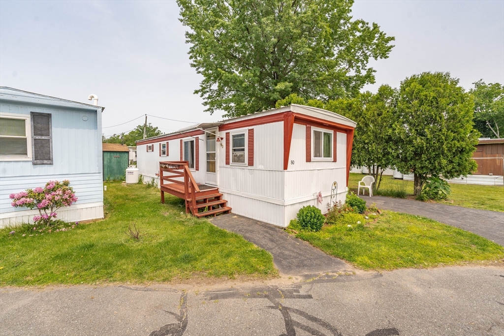 93 Grochmal Ave U: 80, Springfield, Massachusetts, 2 Bedrooms Bedrooms, 4 Rooms Rooms,1 BathroomBathrooms,Residential,For Sale,Grochmal Ave U: 80,73386853