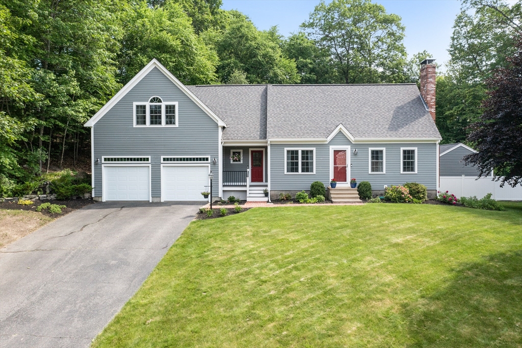 25 Rayburn Drive, Millbury, Massachusetts, 4 Bedrooms Bedrooms, 8 Rooms Rooms,2.5 BathroomsBathrooms,Residential,For Sale,Rayburn Drive,73386870