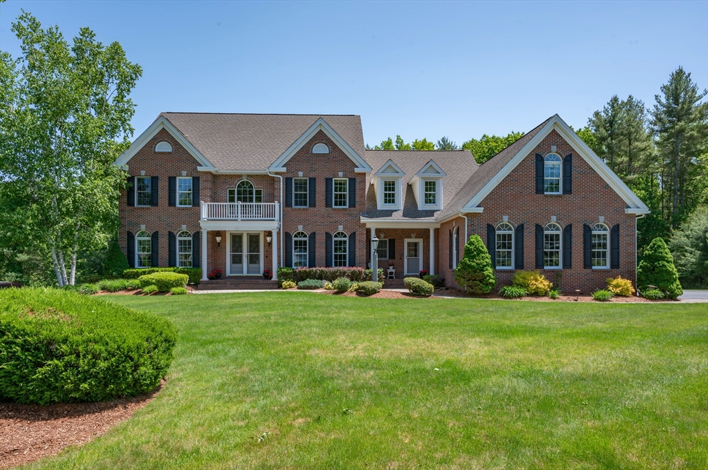 24 Tanglewood Dr., Nashua, New Hampshire, 4 Bedrooms Bedrooms, 14 Rooms Rooms,5 BathroomsBathrooms,Residential,For Sale,Tanglewood Dr.,73386871