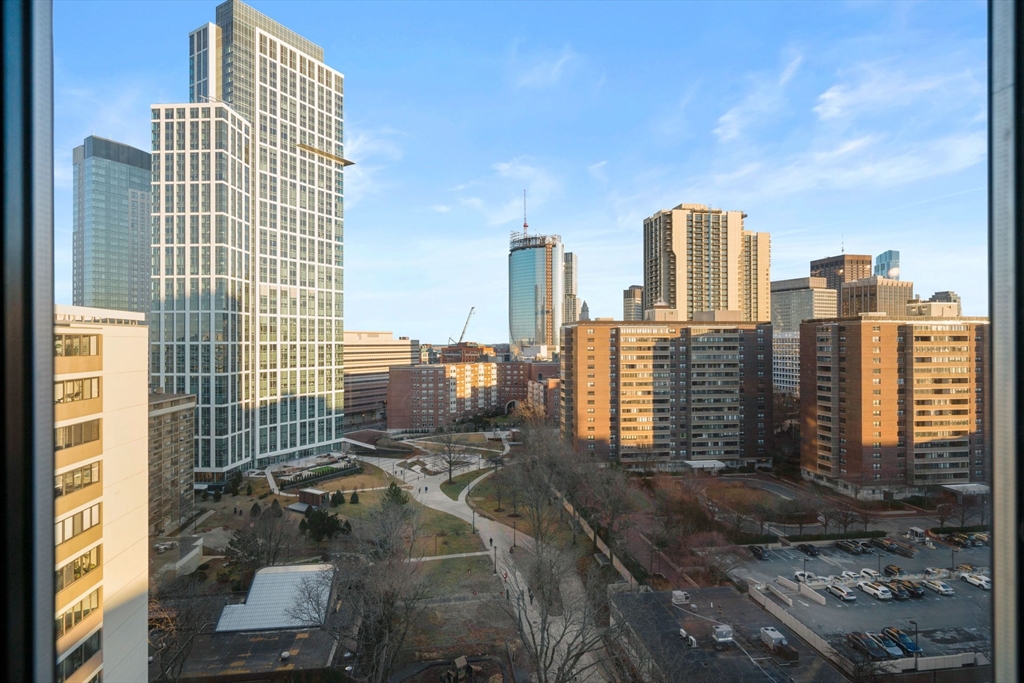 8 Whittier Place, Boston, Massachusetts, 2 Bedrooms Bedrooms, 6 Rooms Rooms,2 BathroomsBathrooms,Residential,For Sale,Whittier Place,73386911