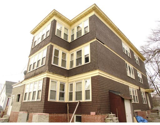 71 Astoria St, Boston, Massachusetts, 12 Bedrooms Bedrooms, 21 Rooms Rooms,4 BathroomsBathrooms,Residential Income,For Sale,Astoria St,73386819