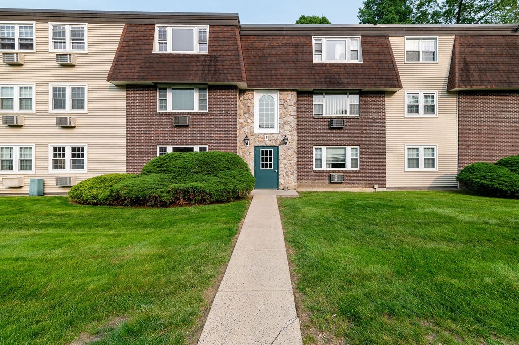 180 Main St, Bridgewater, Massachusetts, 2 Bedrooms Bedrooms, 4 Rooms Rooms,1.5 BathroomsBathrooms,Residential,For Sale,Main St,73386844