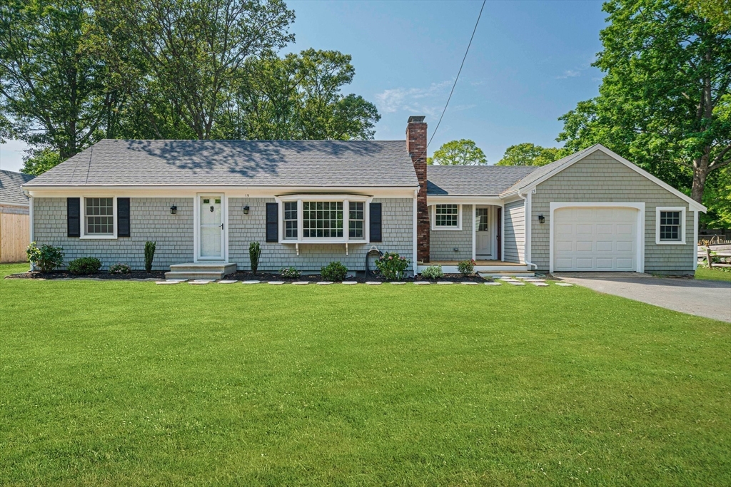 15 Constance Ann Way, Dennis, Massachusetts, 2 Bedrooms Bedrooms, 5 Rooms Rooms,2 BathroomsBathrooms,Residential,For Sale,Constance Ann Way,73386828