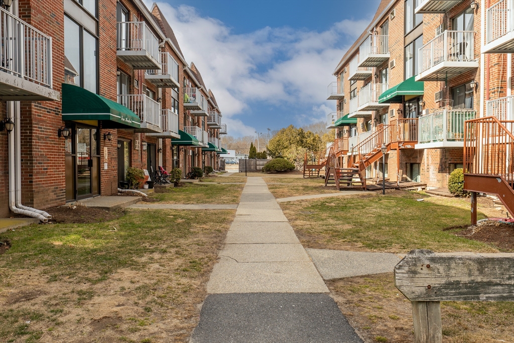 1186 Worcester Rd, Framingham, Massachusetts, 1 Bedroom Bedrooms, 3 Rooms Rooms,1 BathroomBathrooms,Residential Lease,For Rent,Worcester Rd,73386945