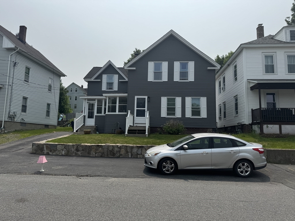 95 Beacon St, Clinton, Massachusetts, 4 Bedrooms Bedrooms, 7 Rooms Rooms,2 BathroomsBathrooms,Residential,For Sale,Beacon St,73386952