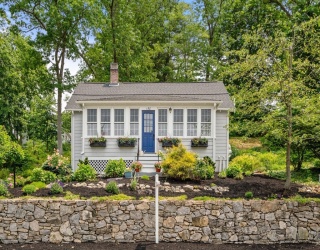 150 Pond Street, Westwood, Massachusetts, 3 Bedrooms Bedrooms, 7 Rooms Rooms,1.5 BathroomsBathrooms,Residential,For Sale,Pond Street,73386816