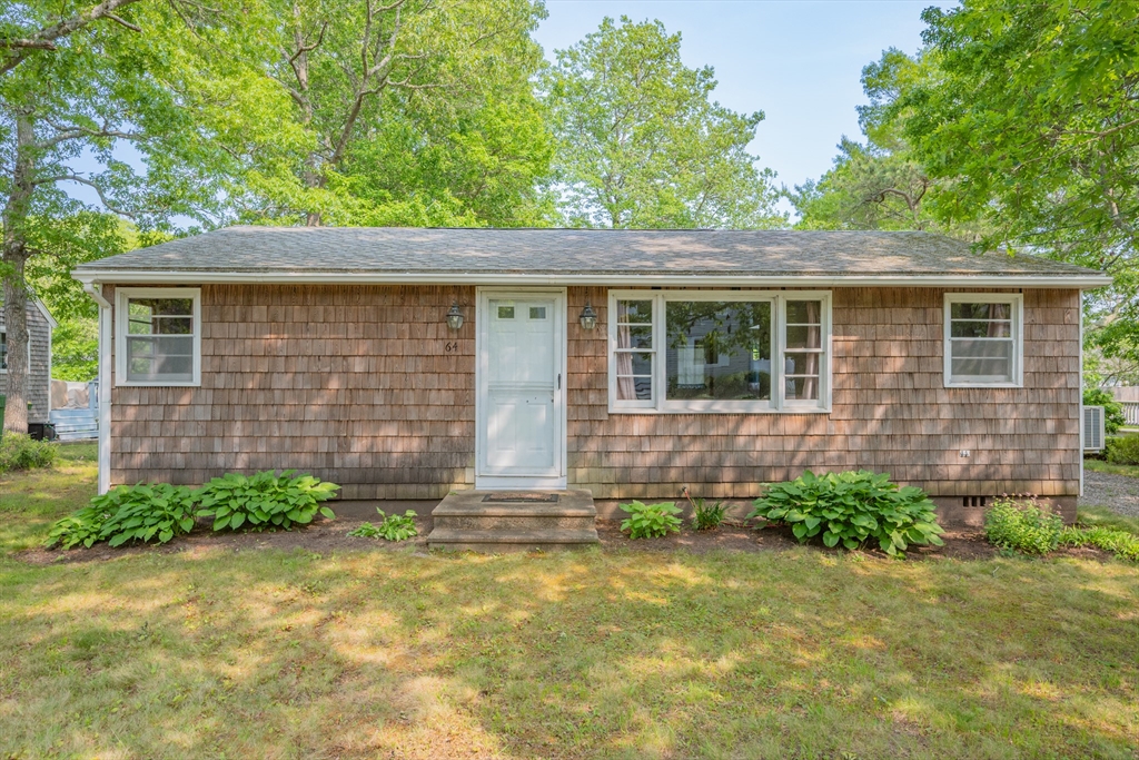 64 Uncle Percys Rd, Mashpee, Massachusetts, 2 Bedrooms Bedrooms, 4 Rooms Rooms,1 BathroomBathrooms,Residential,For Sale,Uncle Percys Rd,73387000