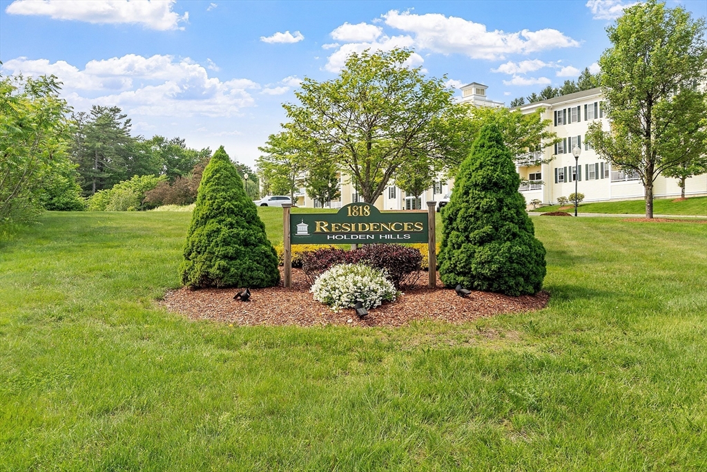 1818 Main St, Holden, Massachusetts, 2 Bedrooms Bedrooms, 4 Rooms Rooms,2 BathroomsBathrooms,Residential,For Sale,Main St,73386993