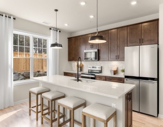 320 Martins Landing, North Reading, Massachusetts, 2 Bedrooms Bedrooms, 5 Rooms Rooms,2 BathroomsBathrooms,Residential,For Sale,Martins Landing,73387004