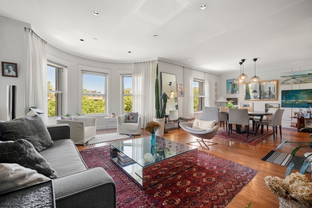 416 Commonwealth Ave, Boston, Massachusetts, 2 Bedrooms Bedrooms, 4 Rooms Rooms,2 BathroomsBathrooms,Residential,For Sale,Commonwealth Ave,73387062