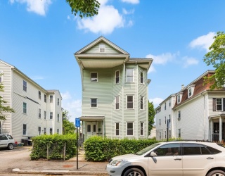 25 Wyman St, Worcester, Massachusetts, 9 Bedrooms Bedrooms, 18 Rooms Rooms,3 BathroomsBathrooms,Residential Income,For Sale,Wyman St,73387021