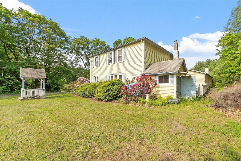 15 Tully Road, Orange, Massachusetts, 3 Bedrooms Bedrooms, 8 Rooms Rooms,2.5 BathroomsBathrooms,Residential,For Sale,Tully Road,73387095