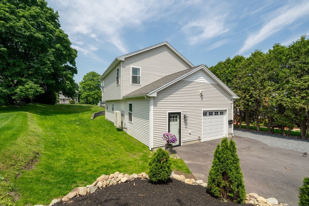 27 Joy St, Johnston, Rhode Island, 3 Bedrooms Bedrooms, 6 Rooms Rooms,2 BathroomsBathrooms,Residential,For Sale,Joy St,73387135