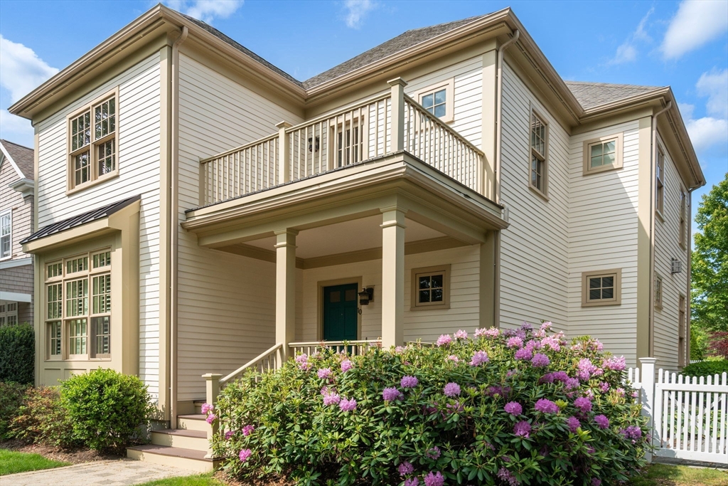 10 Maple Street, Medfield, Massachusetts, 3 Bedrooms Bedrooms, 8 Rooms Rooms,3.5 BathroomsBathrooms,Residential,For Sale,Maple Street,73386968