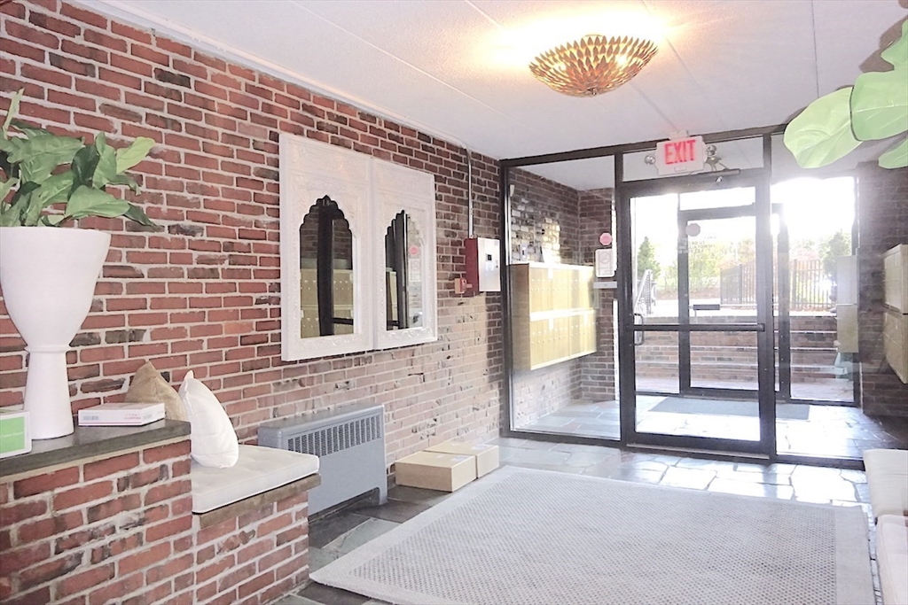 50 Water St., Medford, Massachusetts, 2 Bedrooms Bedrooms, 4 Rooms Rooms,1 BathroomBathrooms,Residential Lease,For Rent,Water St.,73387241