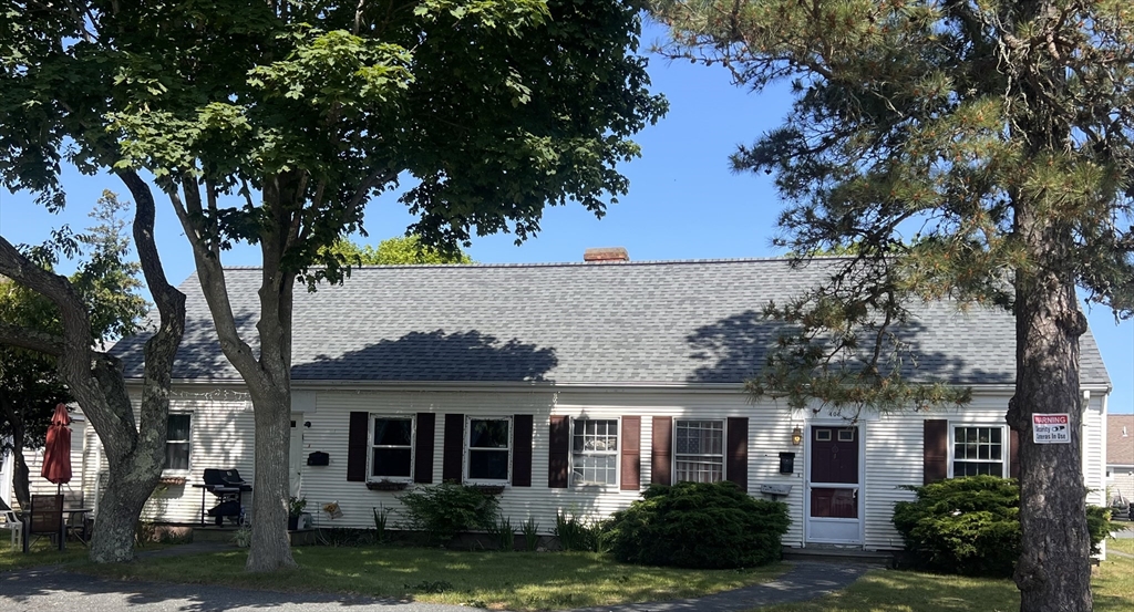 406 Bearses Way, Barnstable, Massachusetts, 4 Bedrooms Bedrooms, 8 Rooms Rooms,2 BathroomsBathrooms,Residential Income,For Sale,Bearses Way,73387256