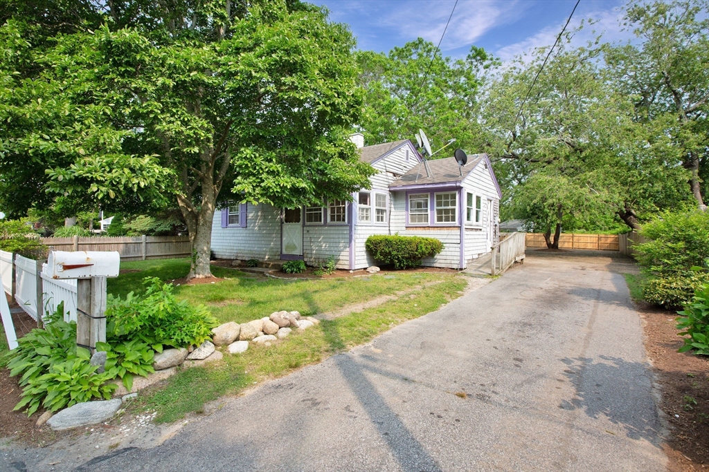91 Baxter Road, Barnstable, Massachusetts, 2 Bedrooms Bedrooms, 5 Rooms Rooms,1 BathroomBathrooms,Residential,For Sale,Baxter Road,73386980