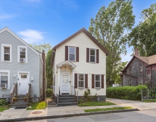 123 Ash St, New Bedford, Massachusetts, 3 Bedrooms Bedrooms, 6 Rooms Rooms,1 BathroomBathrooms,Residential,For Sale,Ash St,73387201