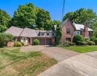 24 Manor House Road, Newton, Massachusetts, 1 Bedroom Bedrooms, 4 Rooms Rooms,1.5 BathroomsBathrooms,Residential Lease,For Rent,Manor House Road,73387305