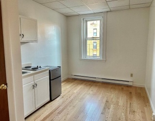 854 Beacon Street, Boston, Massachusetts, 1 Room Rooms,1 BathroomBathrooms,Residential Lease,For Rent,Beacon Street,73387333
