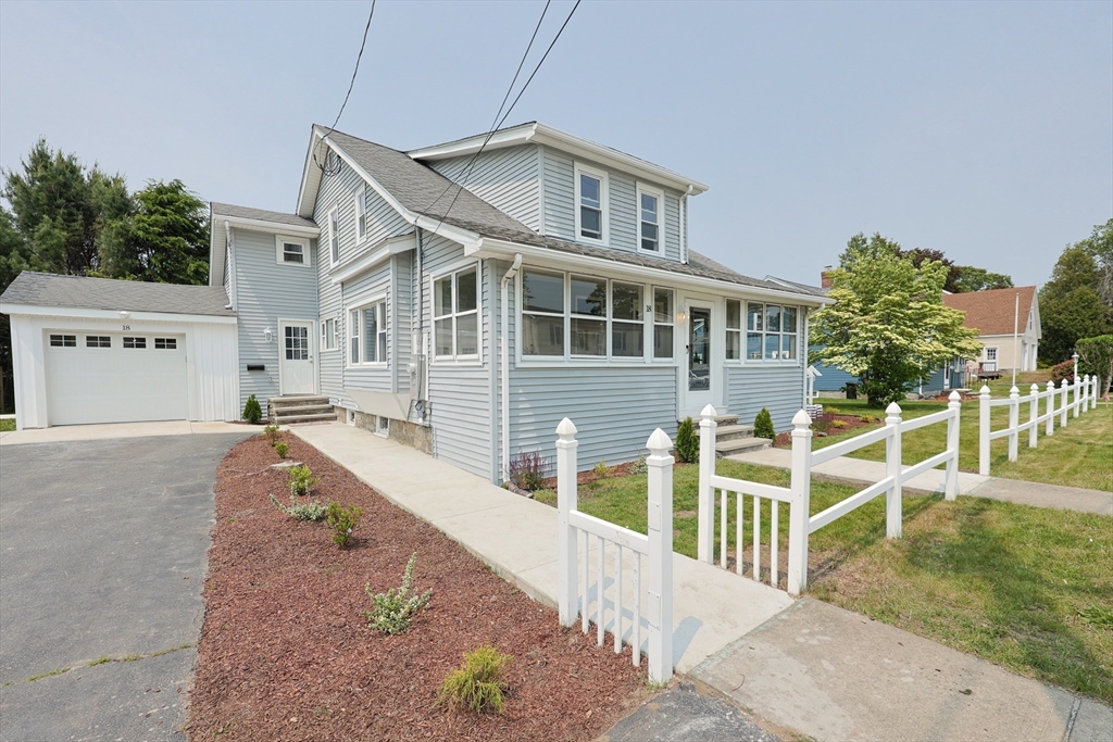 18 Beaumont Rd, Worcester, Massachusetts, 4 Bedrooms Bedrooms, 11 Rooms Rooms,2 BathroomsBathrooms,Residential,For Sale,Beaumont Rd,73387383