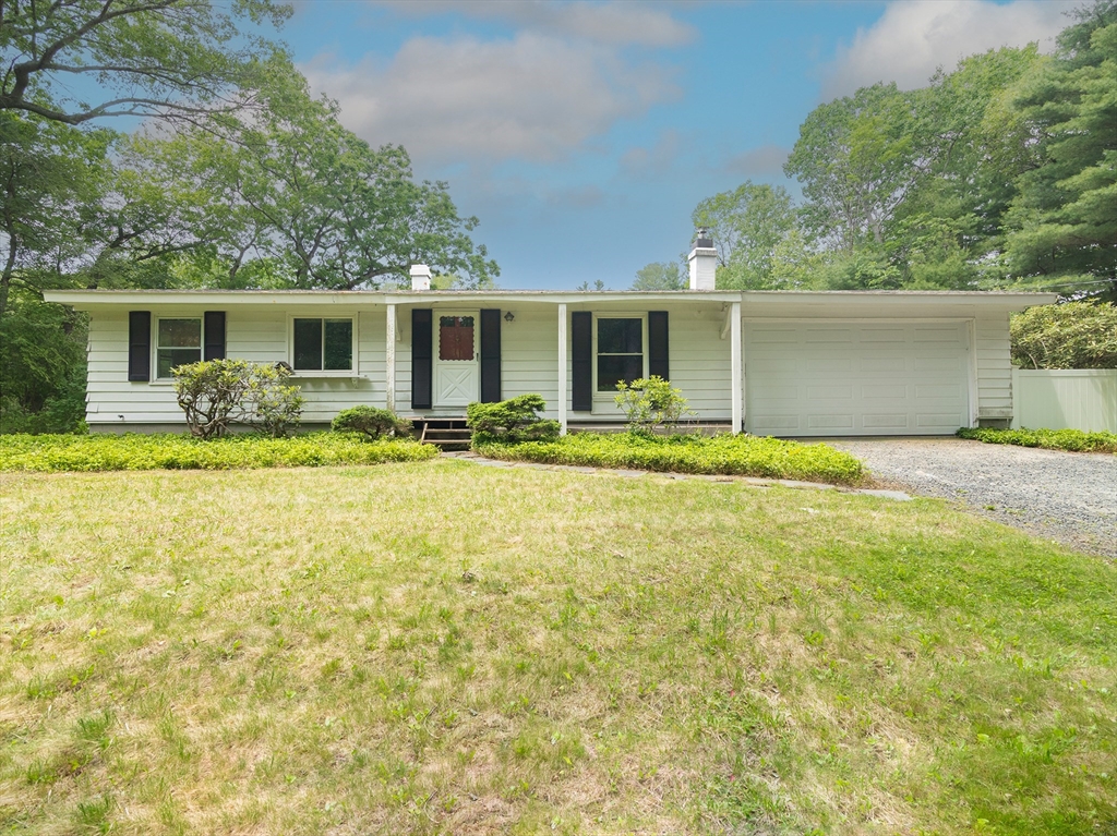 10 Ash Ln, Sherborn, Massachusetts, 3 Bedrooms Bedrooms, 7 Rooms Rooms,2 BathroomsBathrooms,Residential,For Sale,Ash Ln,73387373