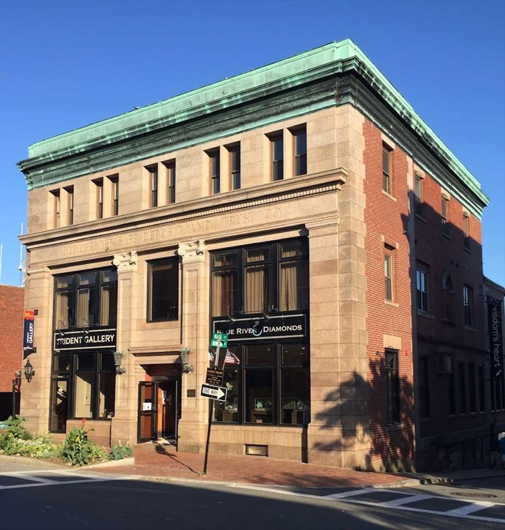 191 Main Street, Gloucester, Massachusetts, 2 Bedrooms Bedrooms, 5 Rooms Rooms,2 BathroomsBathrooms,Residential,For Sale,Main Street,73387445
