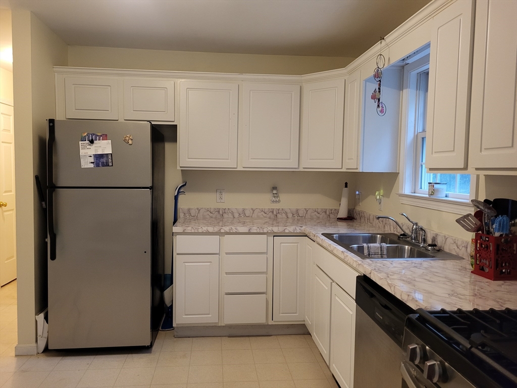 14 Kobey Street, Boston, Massachusetts, 3 Bedrooms Bedrooms, 5 Rooms Rooms,1.5 BathroomsBathrooms,Residential,For Sale,Kobey Street,73387449