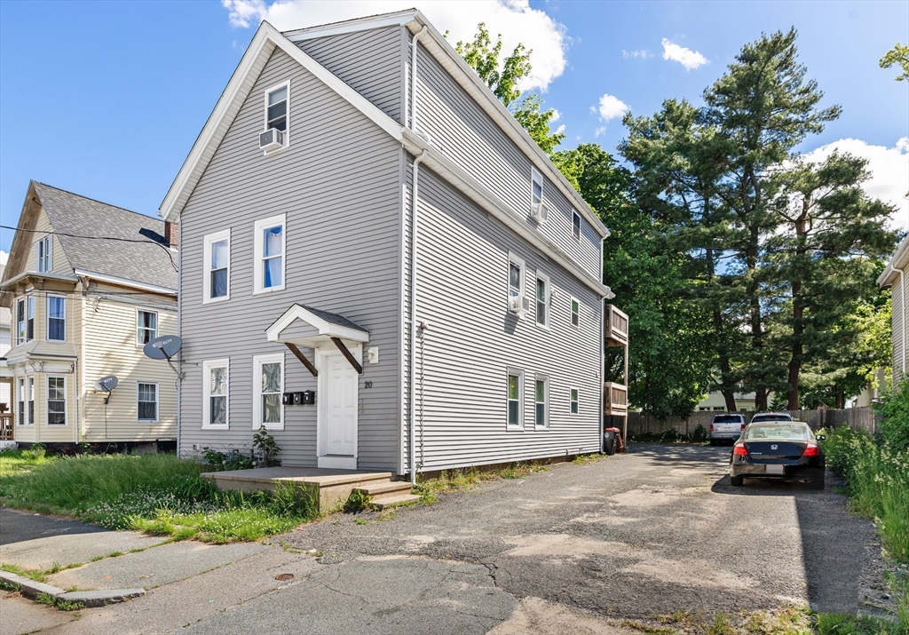 20 Fulton St, Brockton, Massachusetts, 3 Bedrooms Bedrooms, 6 Rooms Rooms,1 BathroomBathrooms,Residential Lease,For Rent,Fulton St,73373418