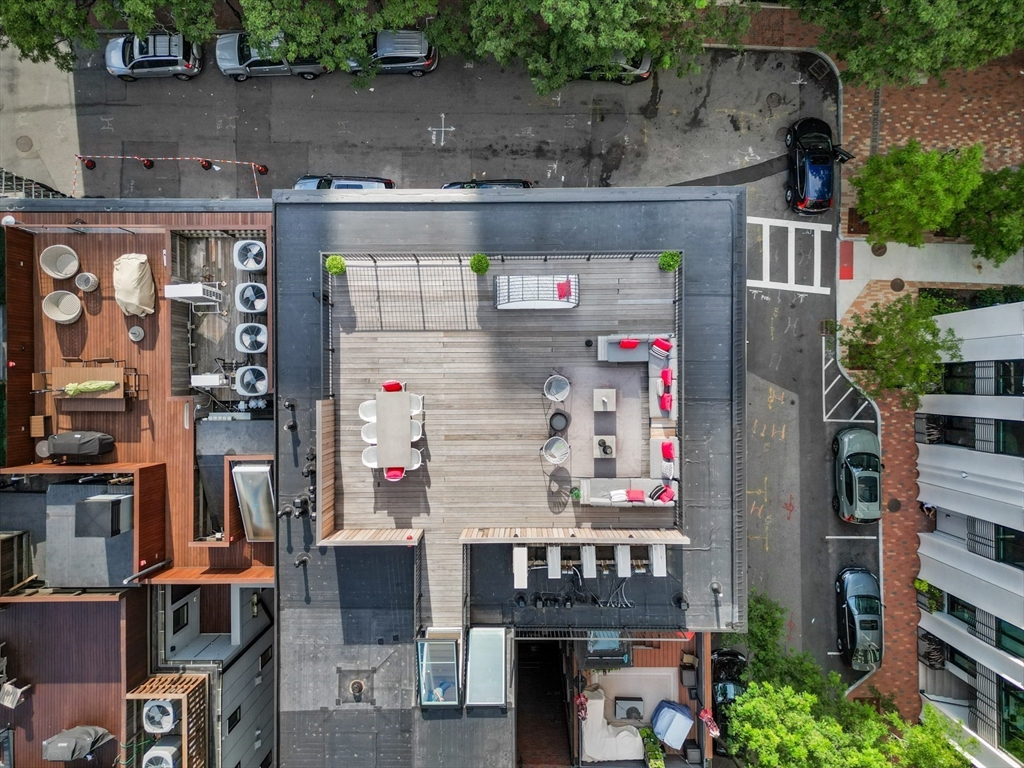 69 Church Street, Boston, Massachusetts, 3 Bedrooms Bedrooms, 7 Rooms Rooms,3 BathroomsBathrooms,Residential,For Sale,Church Street,73387482